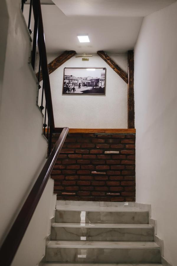 Hotel Gate Скопье Экстерьер фото
